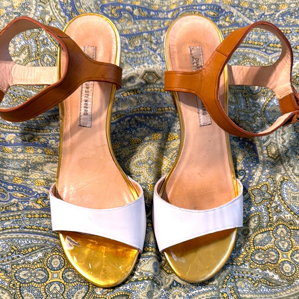 Diane Von Furstenberg White and Gold Leather Sandals